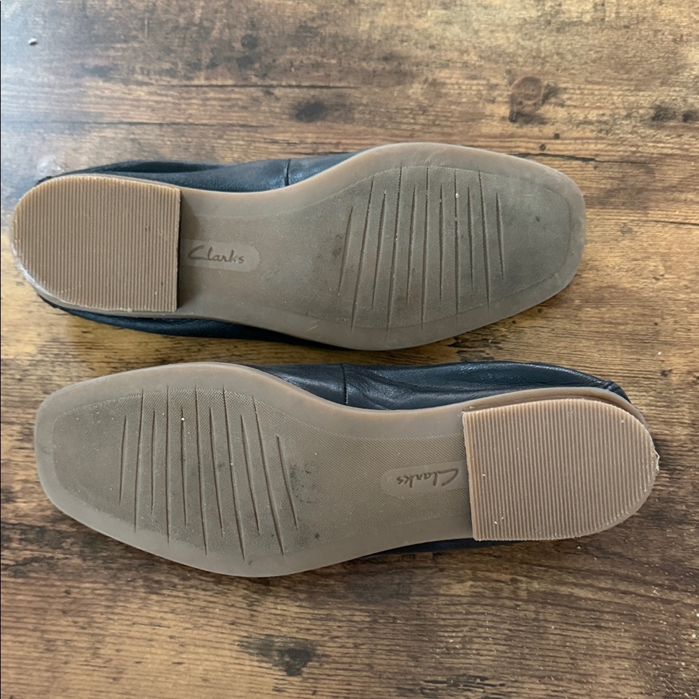 Clarks Sarafyna Sky Black Leather Loafers - Picture 7 of 7